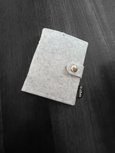 Tarjetero fieltro personalizado