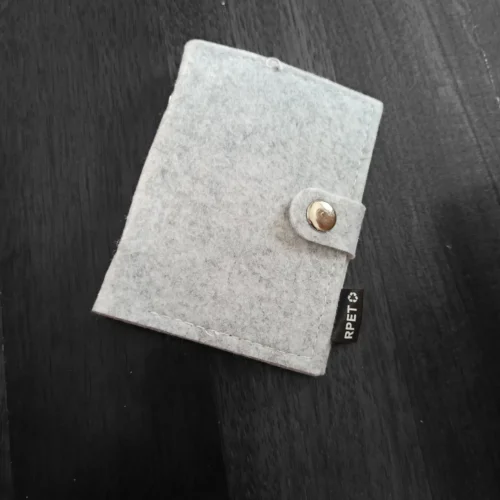 Tarjetero fieltro personalizado