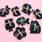Mini pizarras de madera con tiza